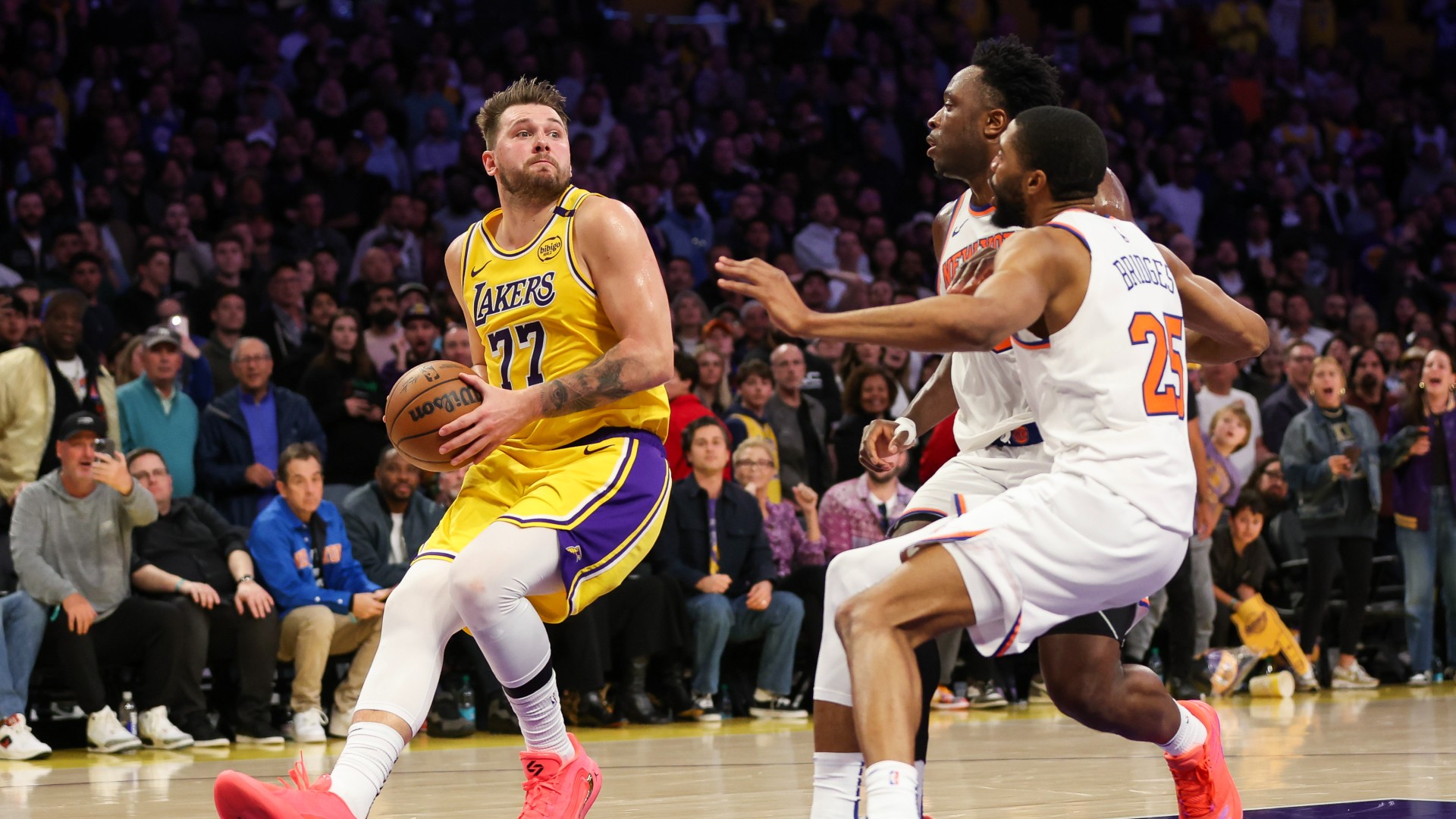 NBA: Lakers rally past Knicks in OT thriller for 8th straight win