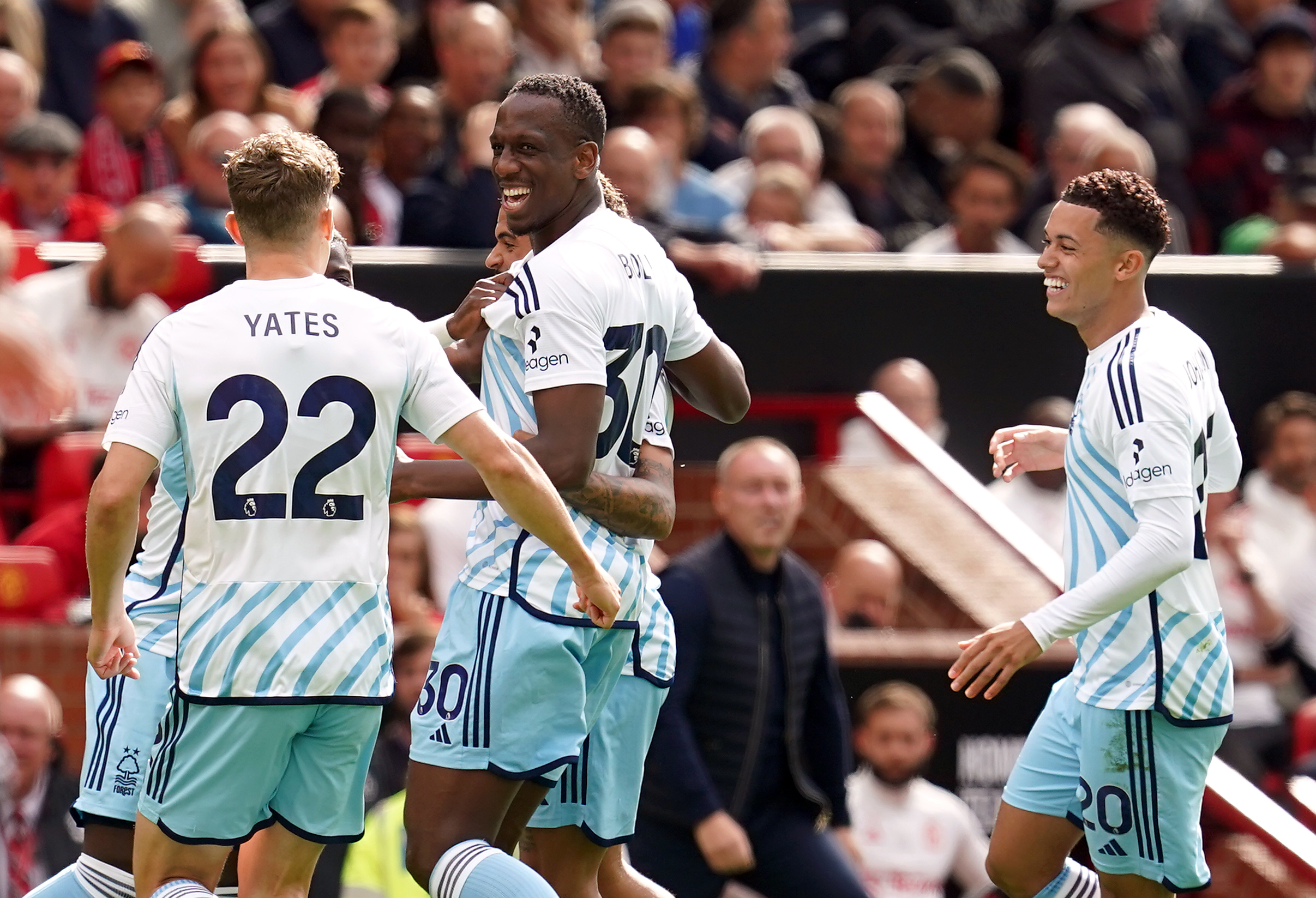 Bruno Fernandes gives Manchester United's season lift-off with stirring  comeback against Forest