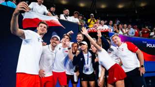 United Cup: Gauff sees off Swiatek but Poland inflict revenge on United States