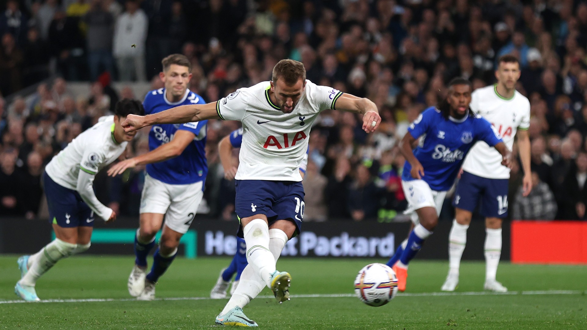 WATCH: Hugo Lloris saves early penalty vs. Manchester City - Cartilage Free  Captain