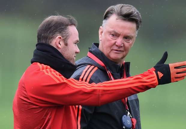 wayne-rooney-louis-van-gaal-cropped_1uvf8cxxzz7z11nf833v81oz45.jpg