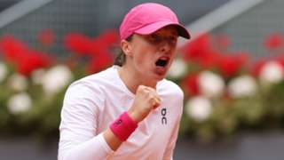 Swiatek battles back to reach Madrid Open semi-finals