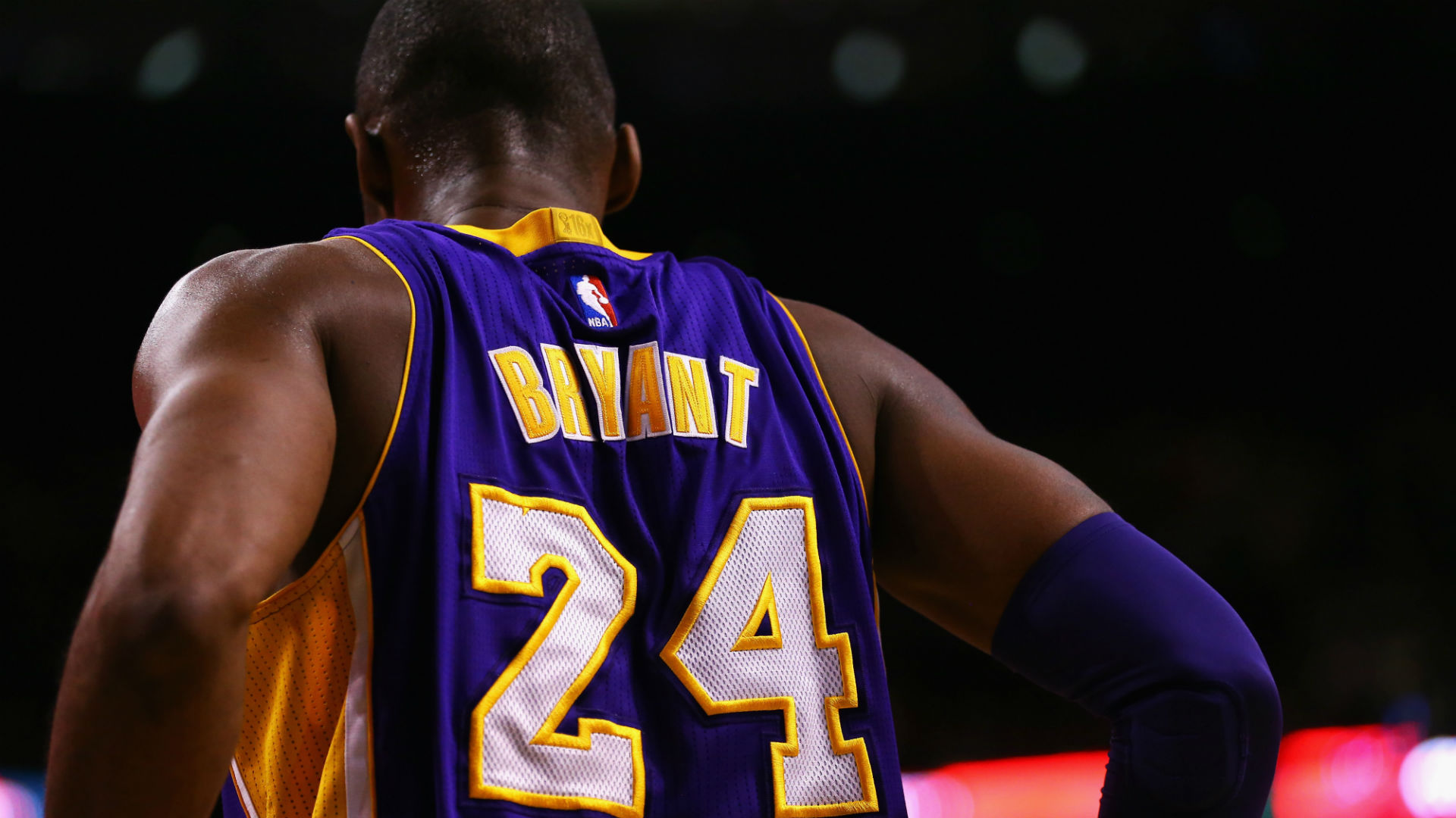 Kobe Bryant becomes third player to score 33,000 points | Sporting News
