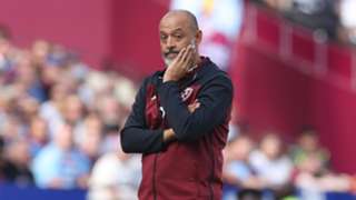 Nuno apologises after West Ham 'fail' fans in Charlton defeat