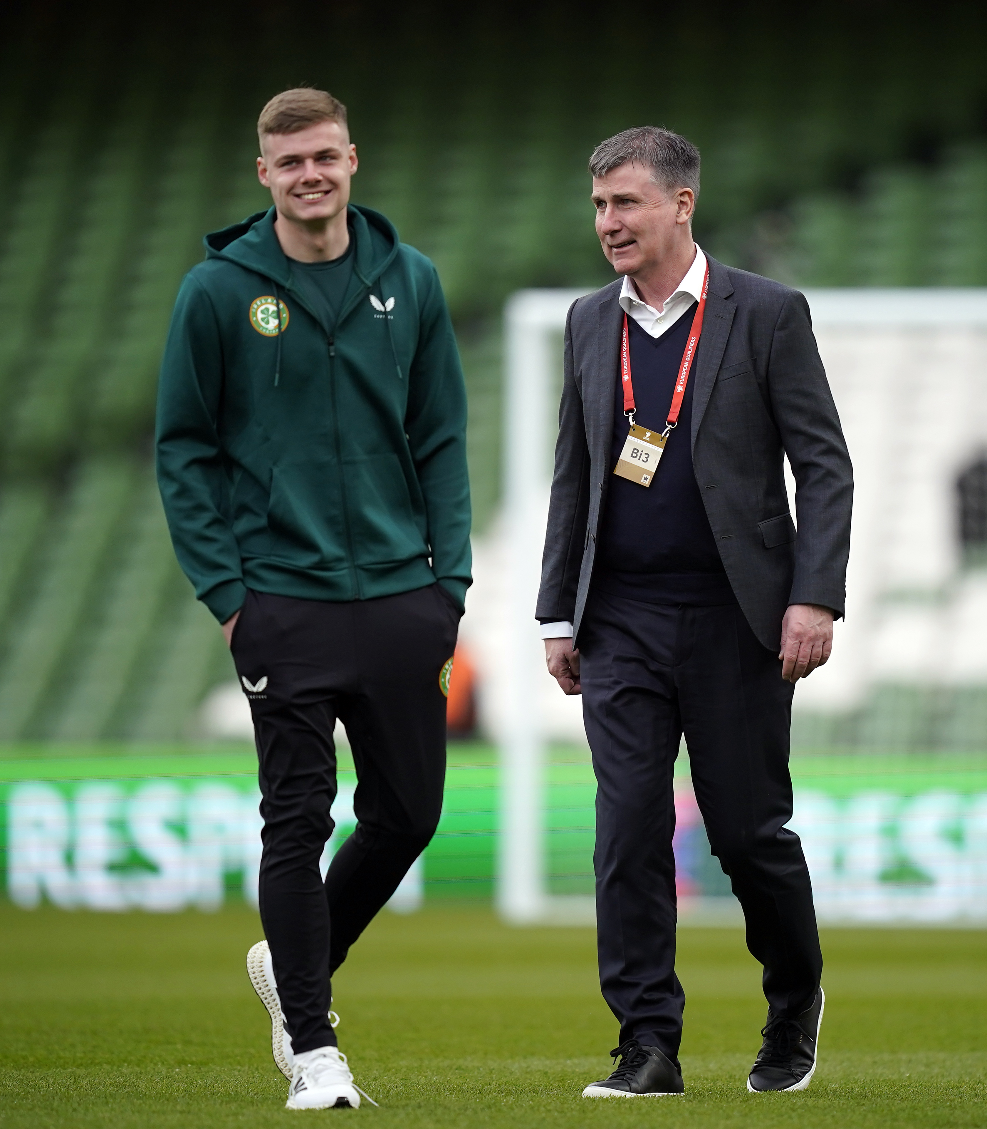 Republic of Ireland manager Stephen Kenny and striker Evan Ferguson