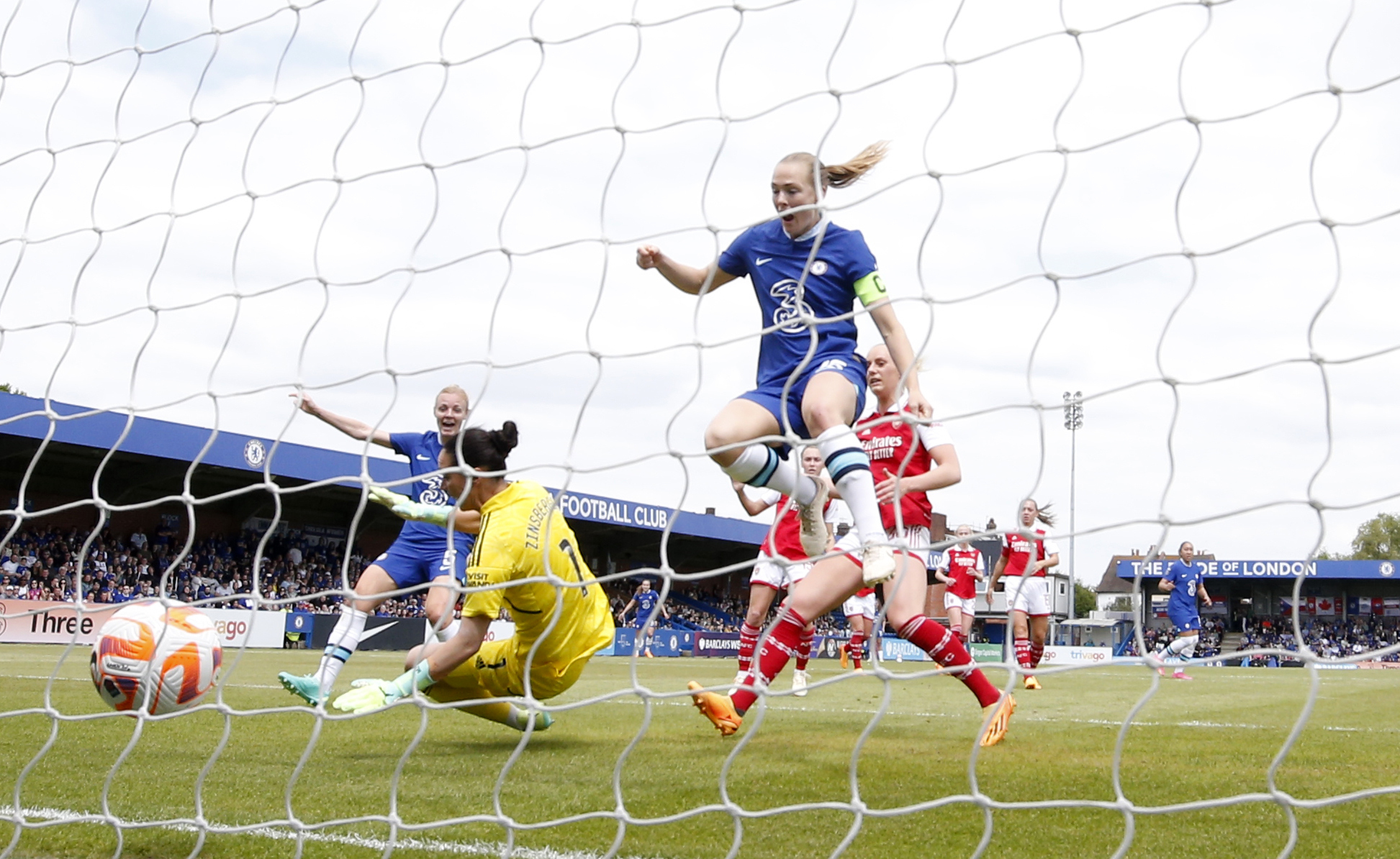 Magdalena Eriksson scores Chelsea's second
