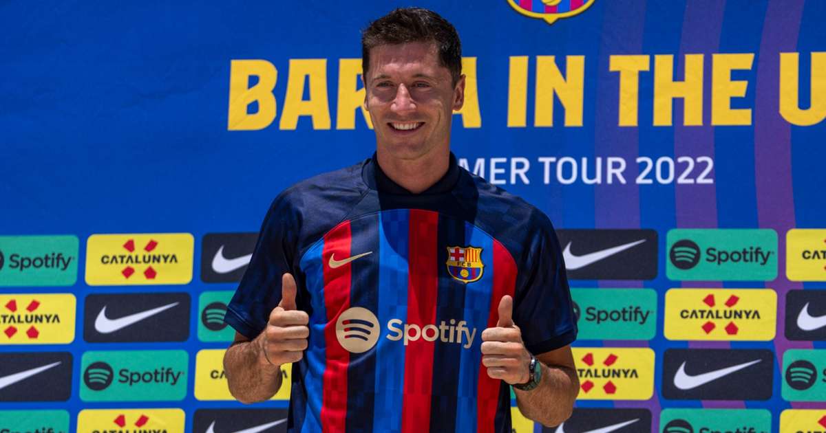 Robert Lewandowski's Barcelona Shirt Goes Out Of Stock After Club Runs Out  Of Letter 'W'