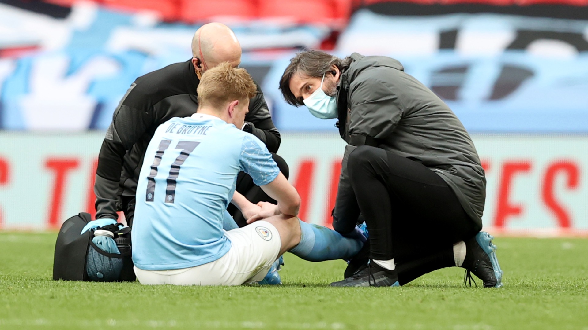 De Bruyne ankle injury 'doesn't look good', says Guardiola