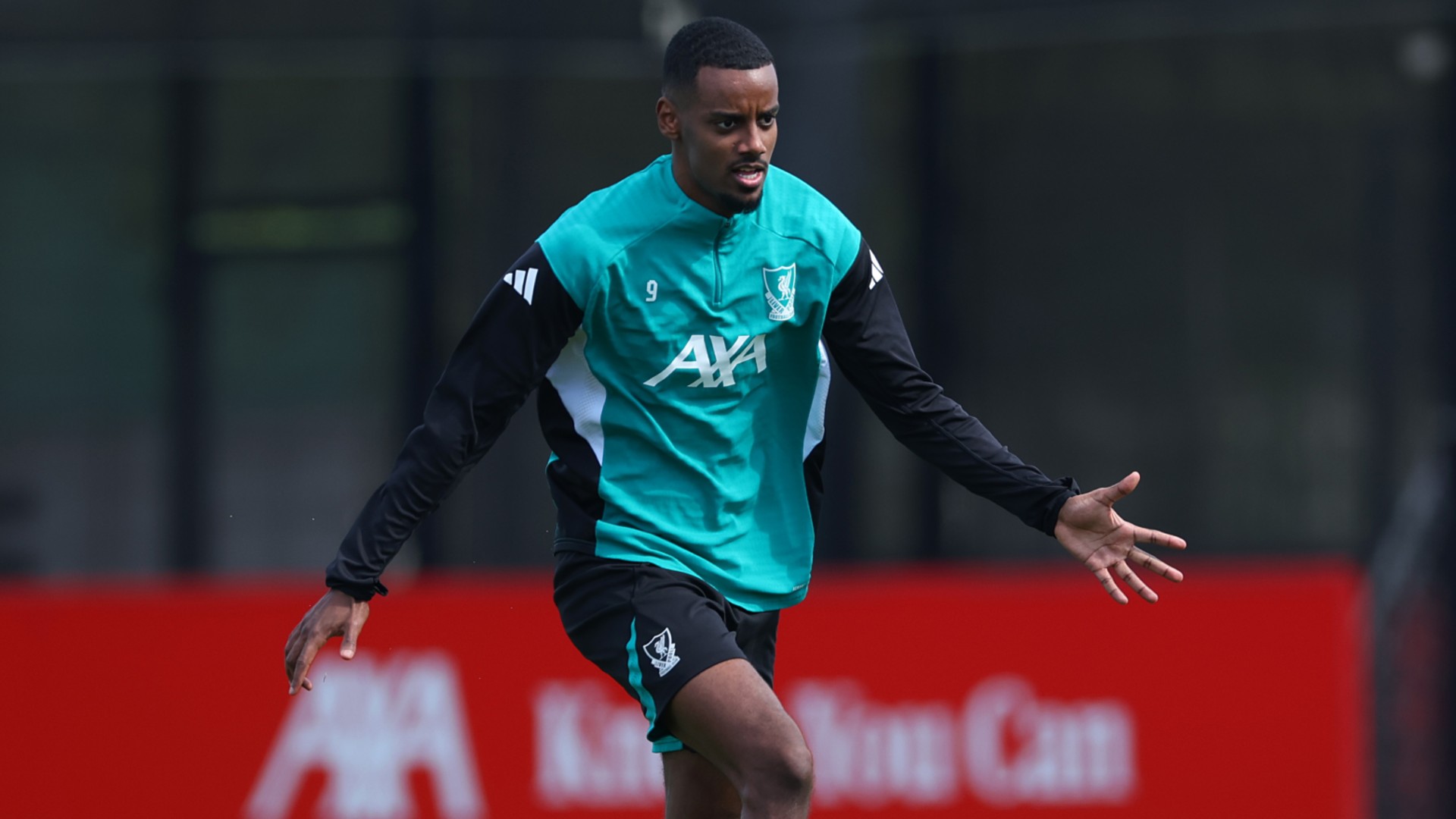 Isak included in Liverpool squad for PSG clash