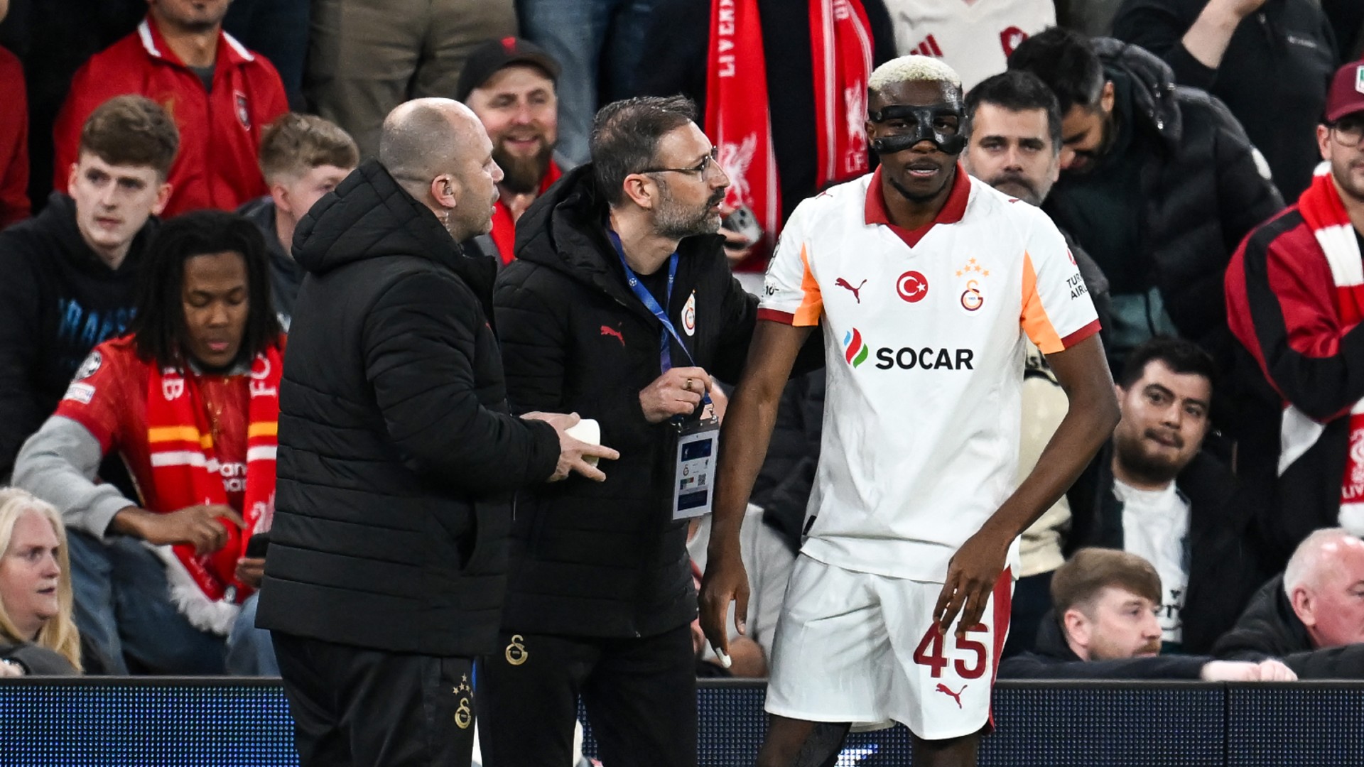 Galatasaray forward Osimhen sustains fractured arm