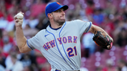Max Scherzer of the New York Mets pitches in the second inning against the Cincinnati Reds