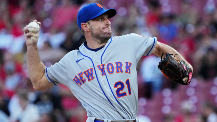 Max Scherzer of the New York Mets pitches in the second inning against the Cincinnati Reds