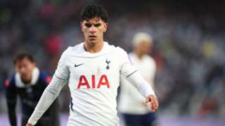 De Zerbi promised to be 'second dad' to Fernandes