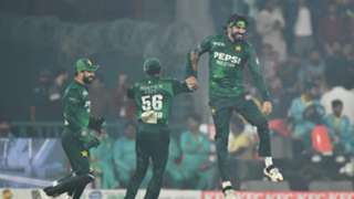 Pakistan storm into T20I tri-series final with crushing 69-run win over Zimbabwe