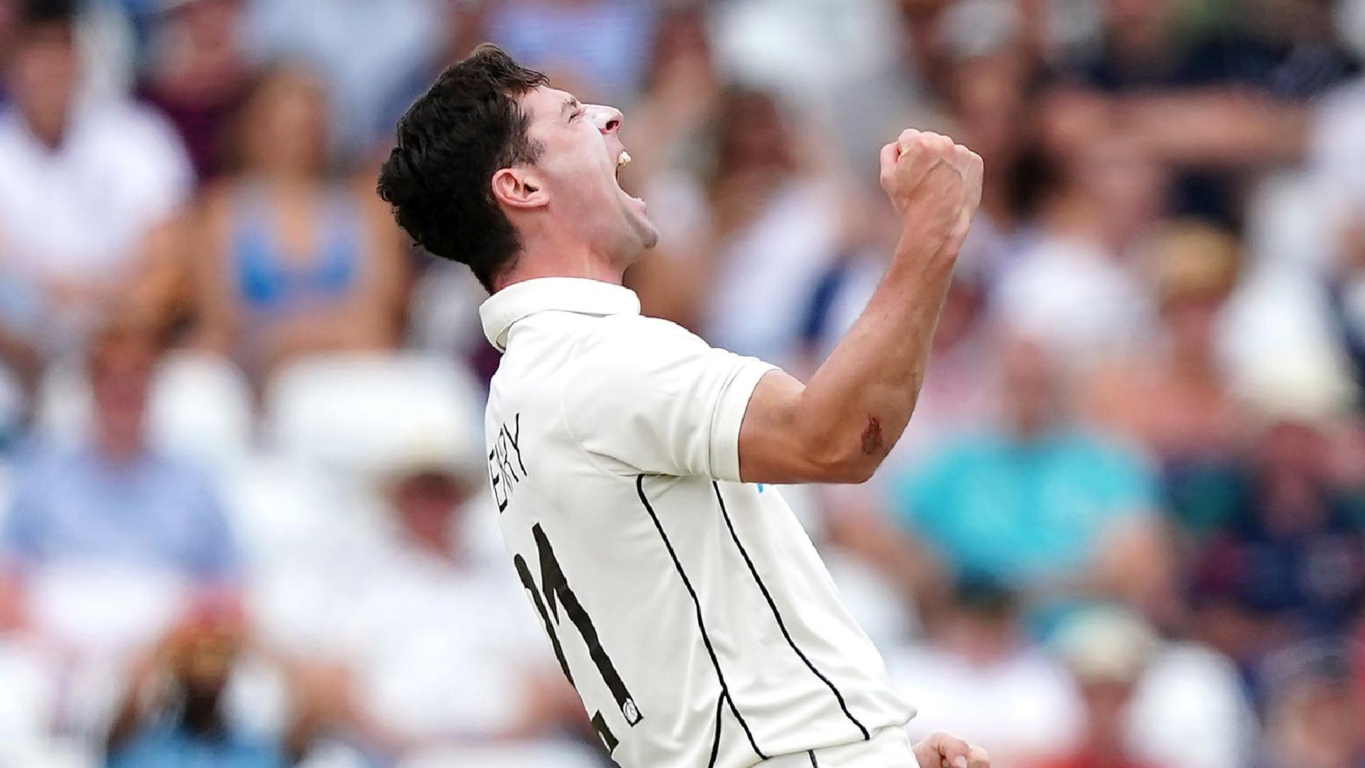 Matt Henry helped Somerset maintain their perfect record (Mike Egerton/PA)
