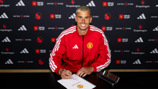 Experienced goalkeeper Darlow joins Man Utd on free transfer