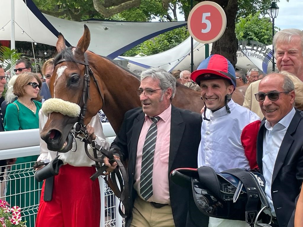 Engaliwe after winning the Prix Minerve