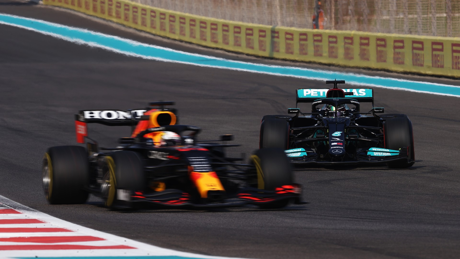Hamilton 'just couldn't compete' as Verstappen takes Abu Dhabi pole
