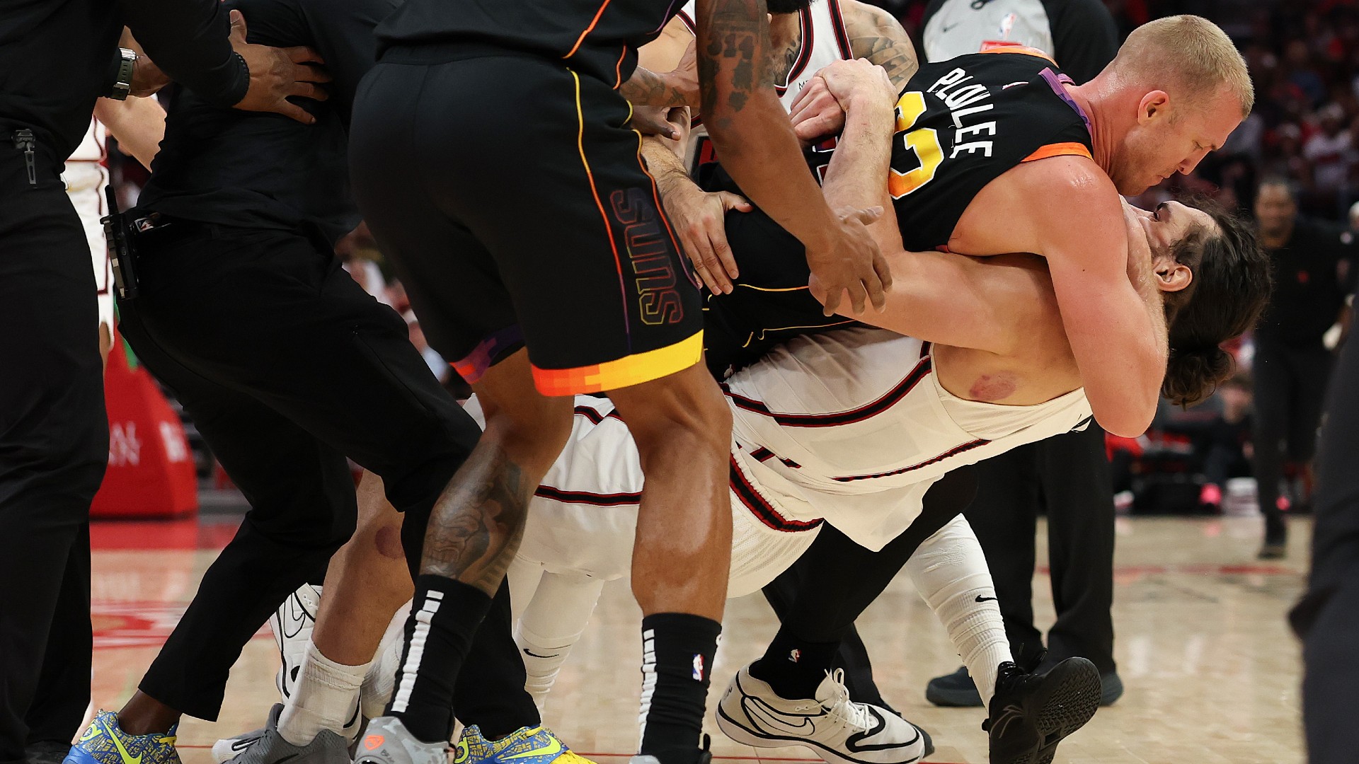 Plumlee suggests Rockets were too physical after double ejection