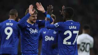 Moyes: Everton 'too big' to be looking down rather than up