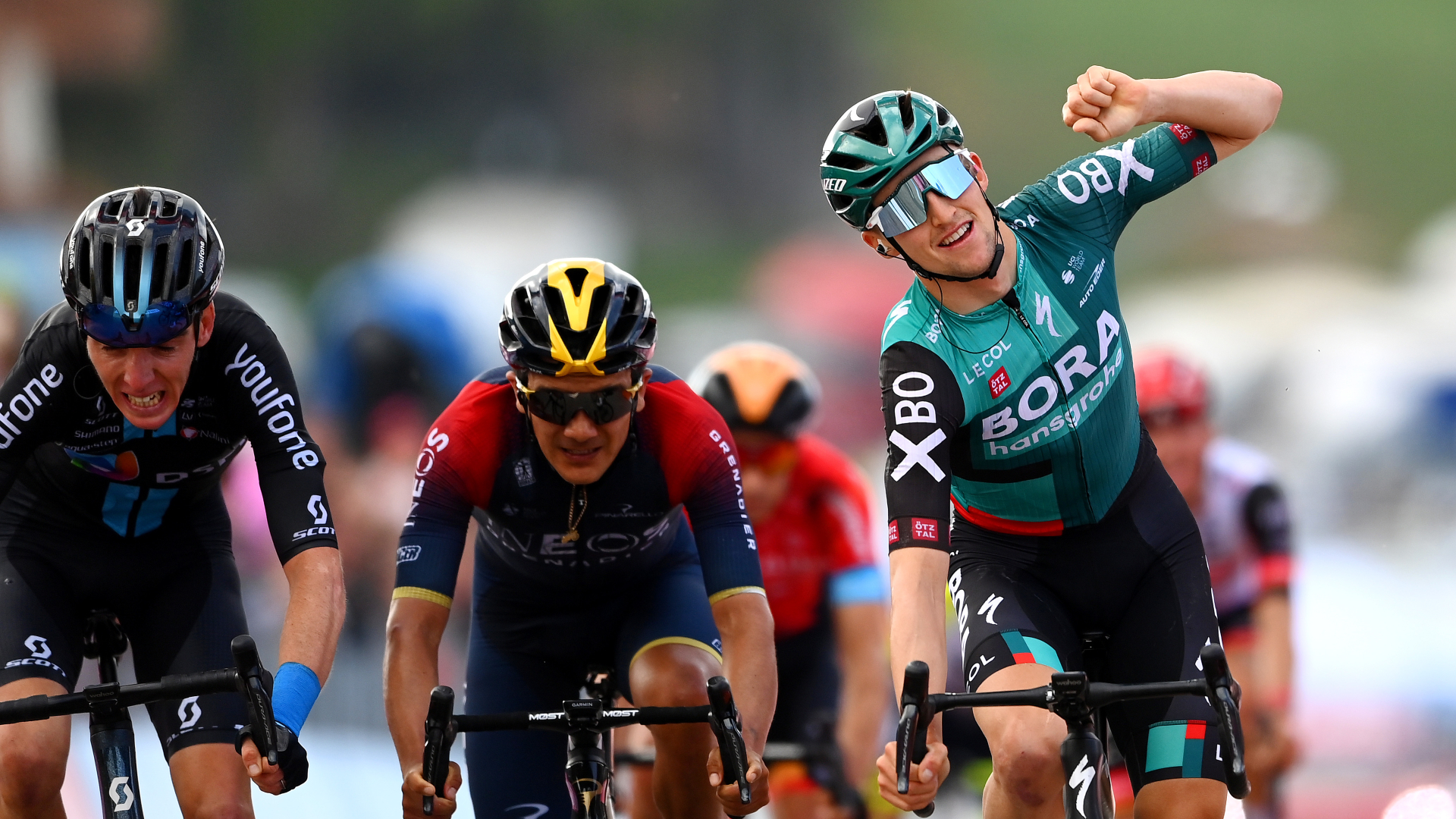 Jai Hindley (r) won stage nine of the Giro d'Italia