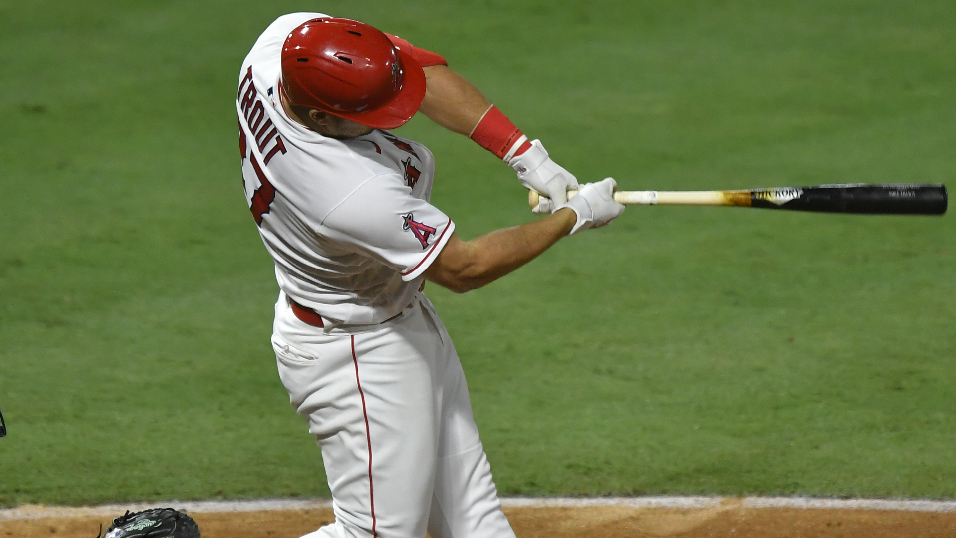 Mike Trout sets Angels record with 300th homer