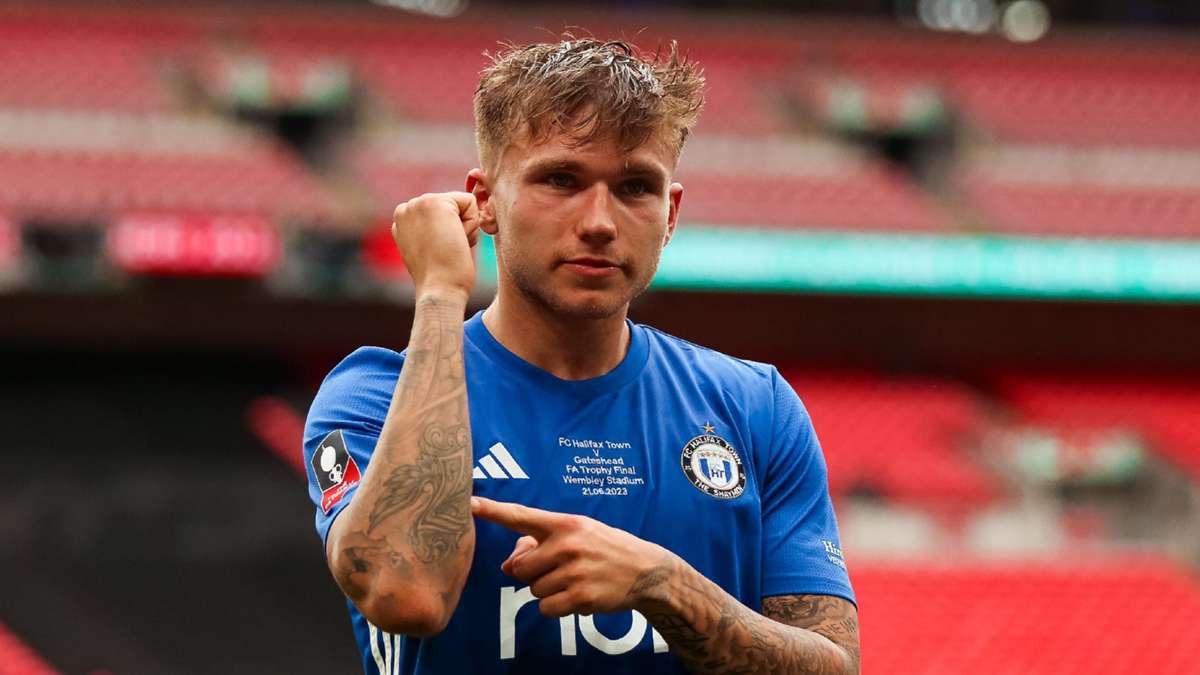 FC Halifax earn play-off place with final-day win