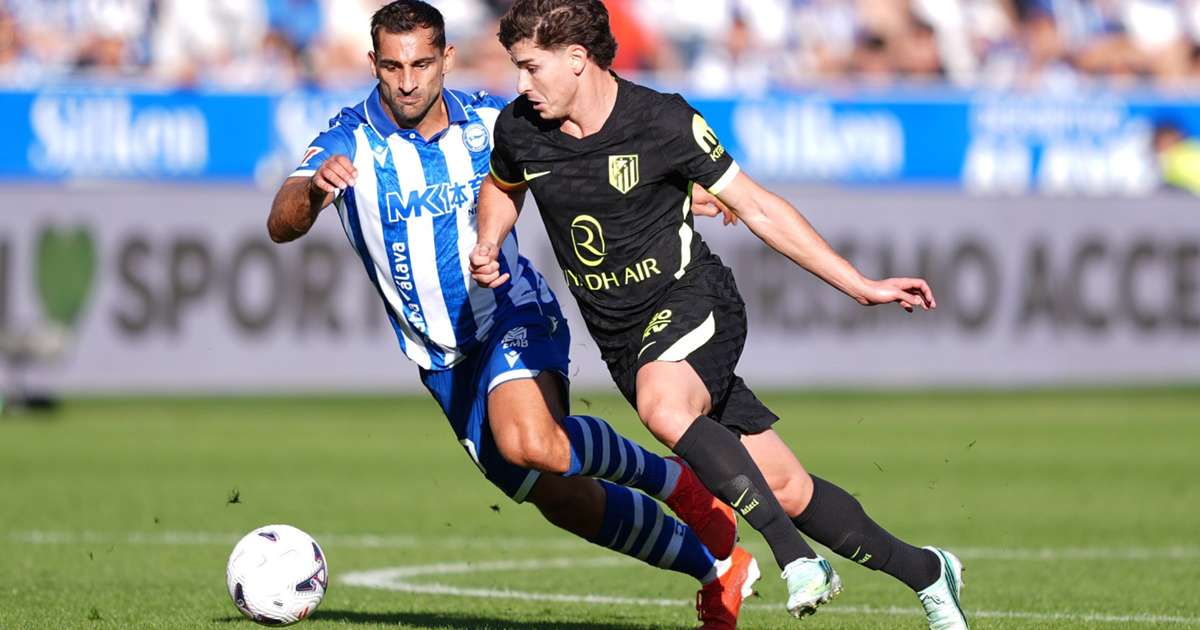 Simeone backs goalless Alvarez to fire Atletico past Manchester United in Champions League