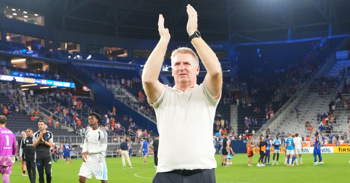 Smith hails 50th win but keeps focus on Charlotte's playoff push ahead of Chicago clash