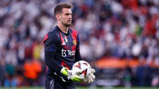 Man Utd hand Heaton one-year contract extension