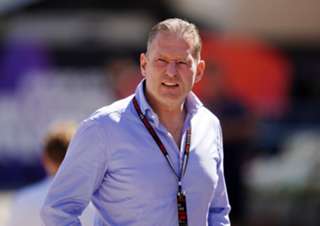 Christian Horner meets with Max Verstappen’s manager in bid to defuse tensions