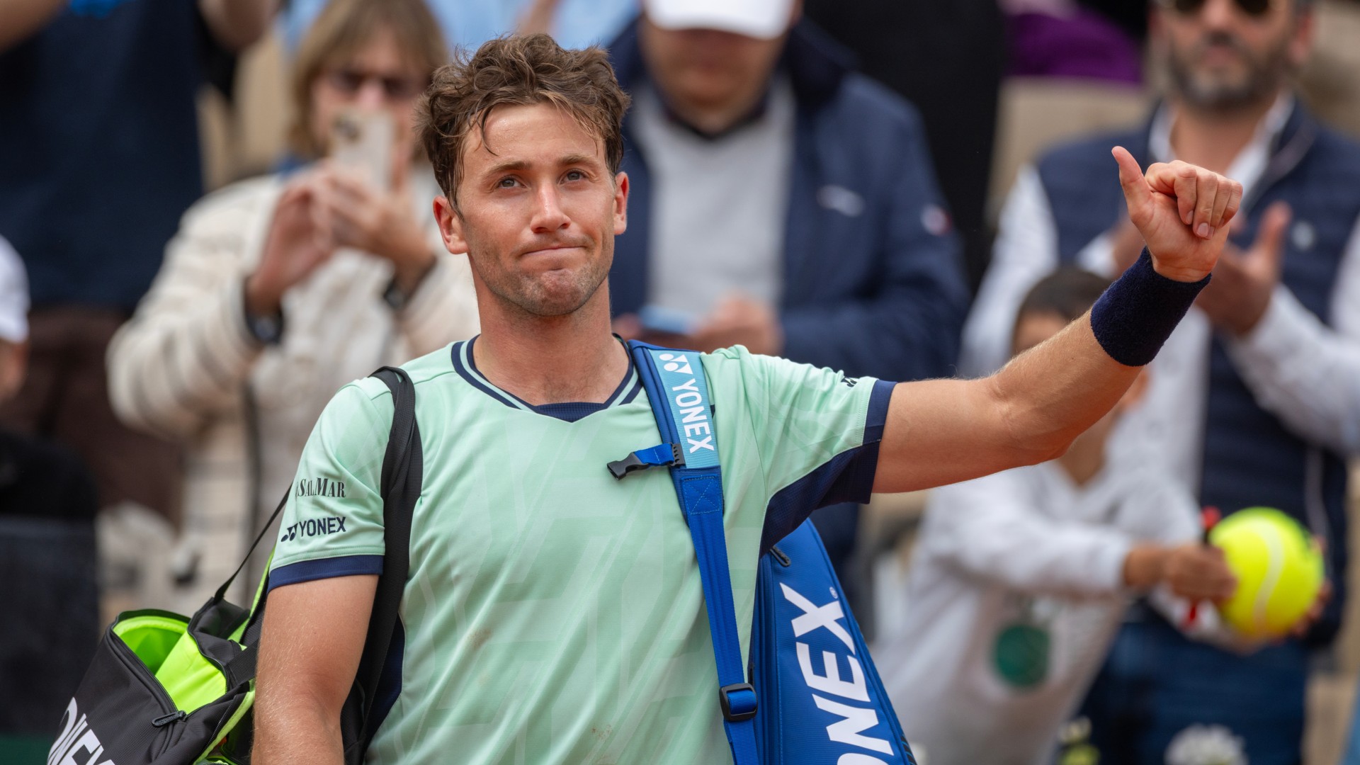 Ruud overcomes stern Stricker test to reach Gstaad quarters
