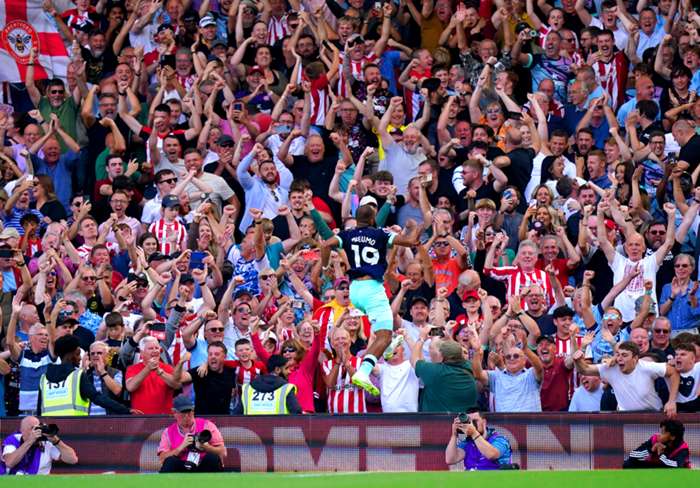 Julian Alvarez gives Premier League champions a hard-fought win over Newcastle