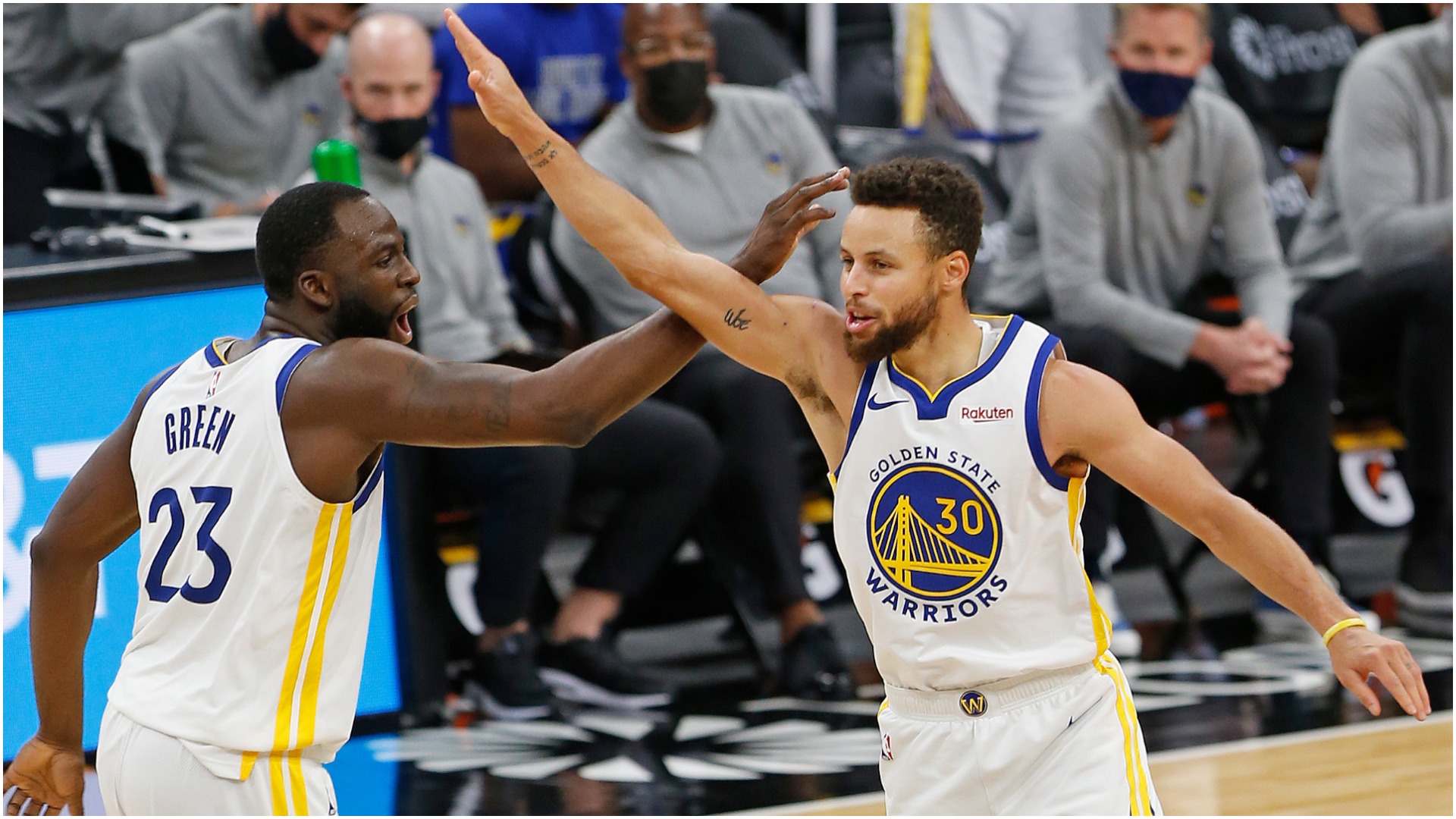 Kerr praises red-hot Curry: I don't think I've ever seen him look better