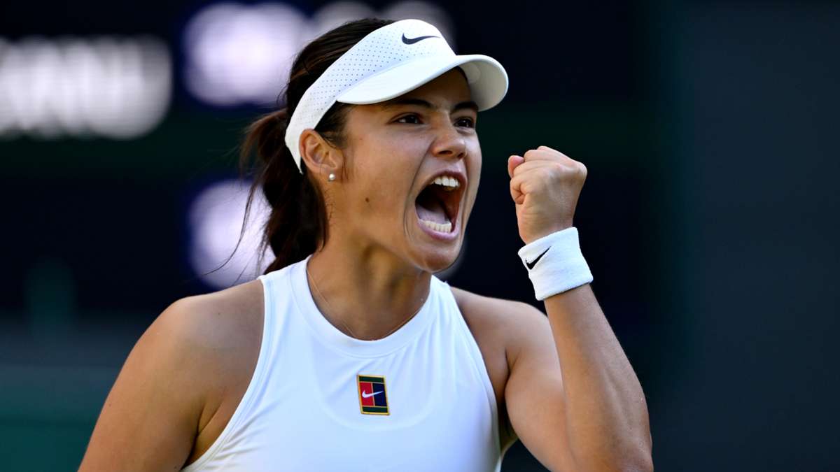 Wimbledon: Raducanu edges all-British battle with Xu