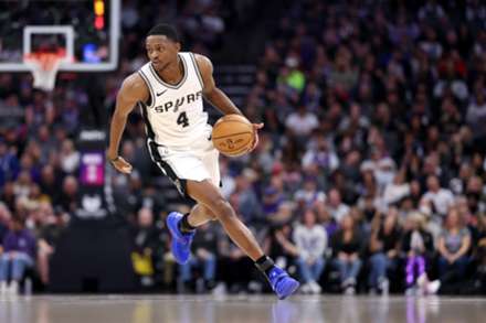 Spurs reportedly give Fox four-year, $229million max contract extension