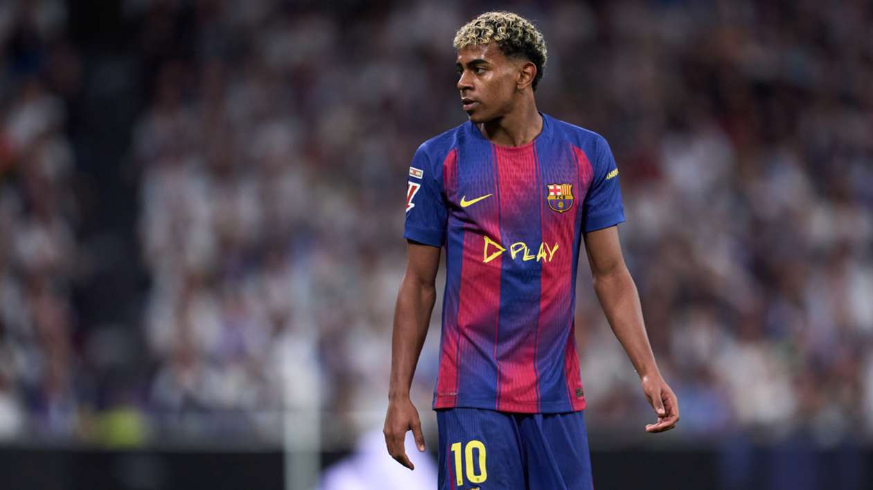 Flick not planning change of position for Yamal