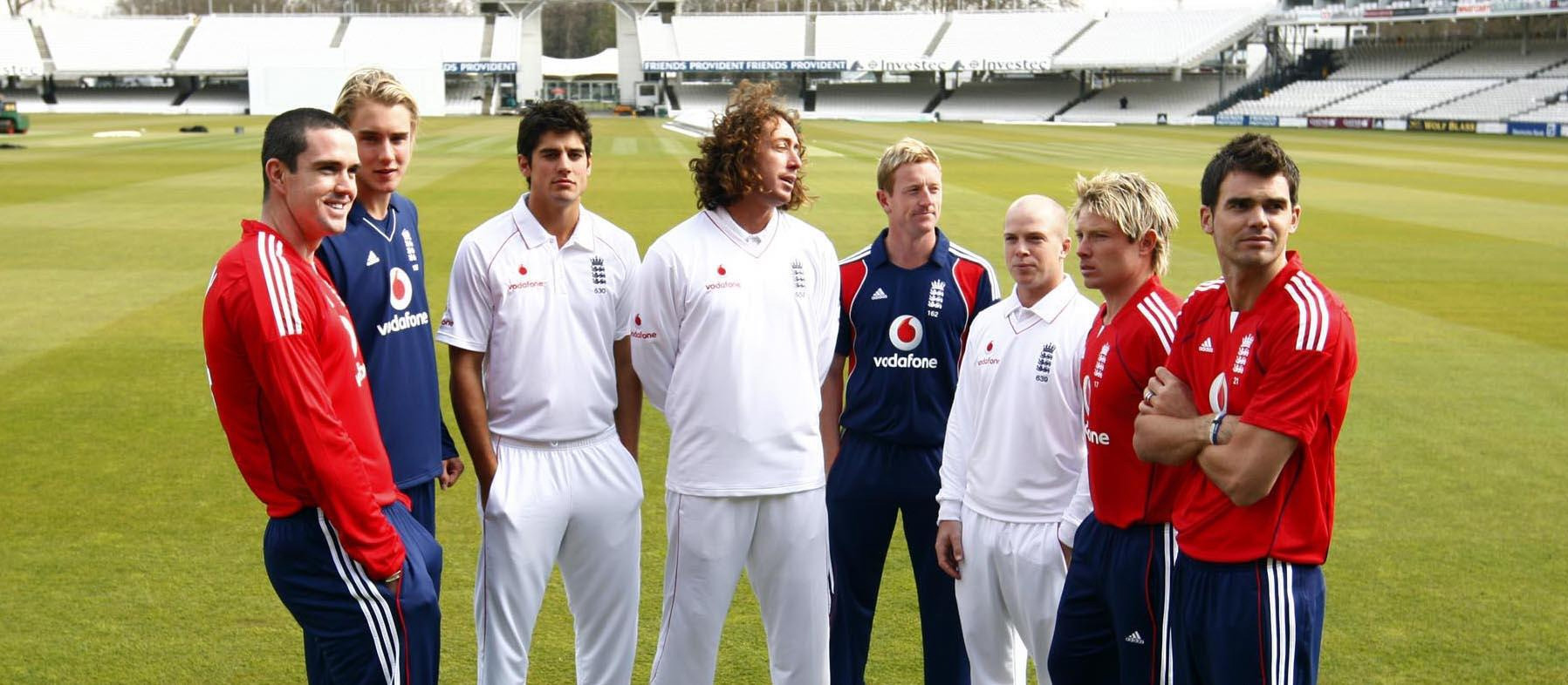 Broad, second left, with England team-mates, including Kevin Pietersen, Alastair Cook, Paul Collingwood and James Anderson, during a 2008 kit launch at Lord’s