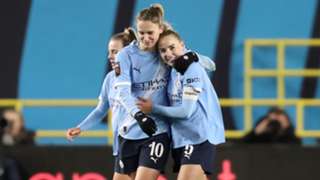 Manchester City 6-0 Leicester City: Miedema scores two as league leaders run riot