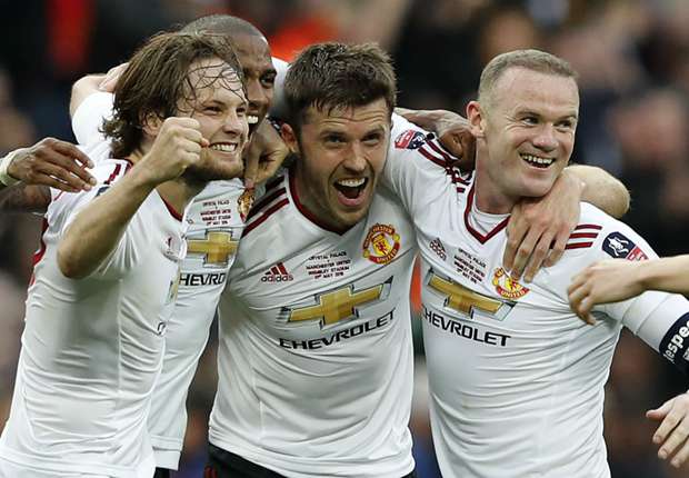 mufccelebratecropped_is5eltzrbmb014ata0jta5tq1.jpg