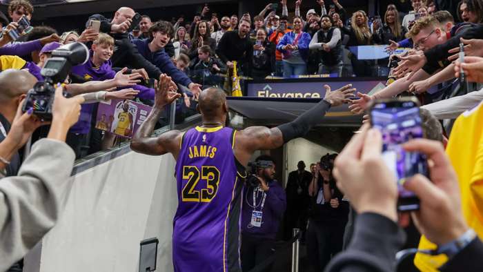 NBA: James has buzzer-beating tip-in to lift Lakers over Pacers