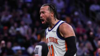 Brown and Hart laud Knicks defense after tying down Spurs