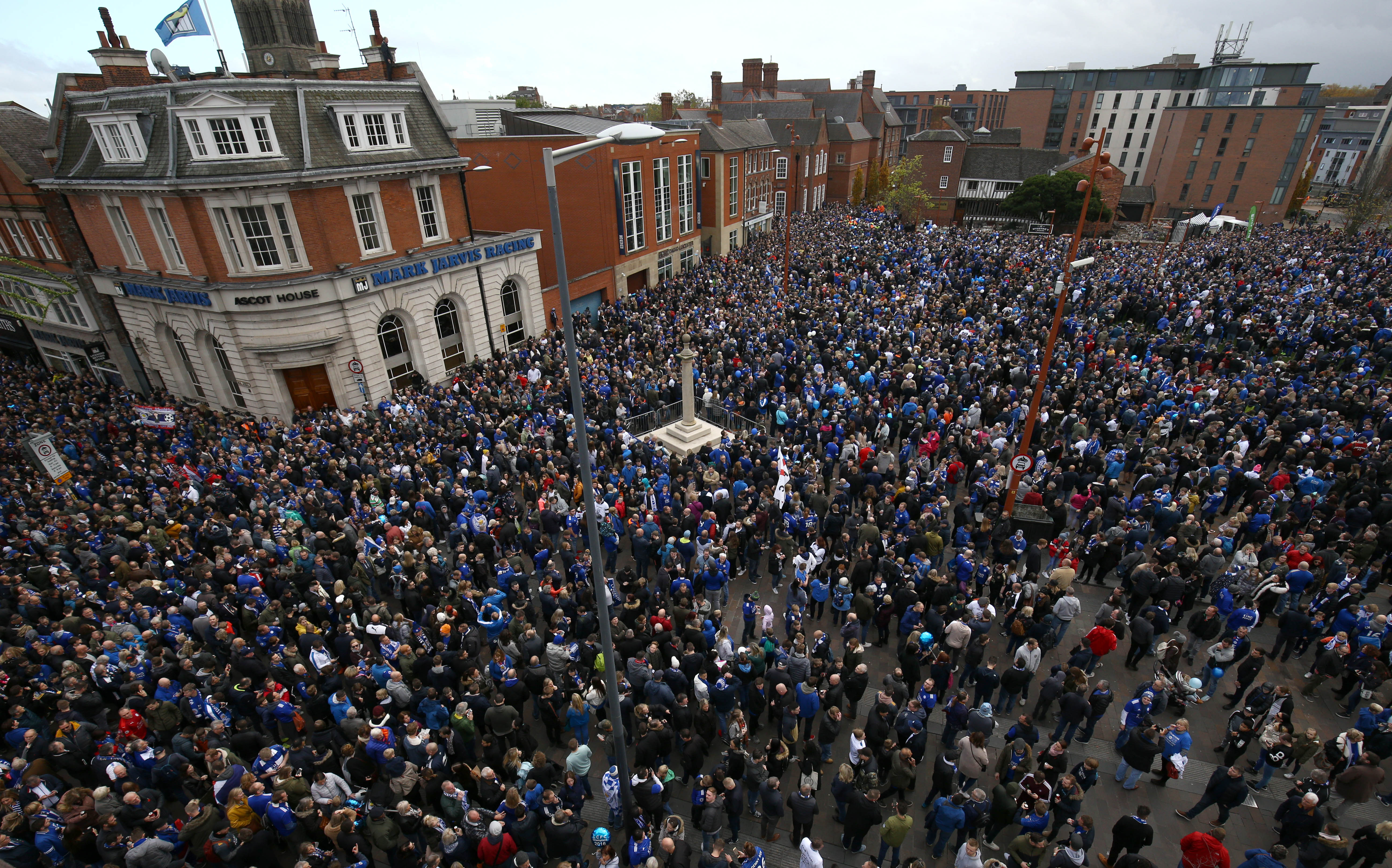 Leicester helicopter crash tribute