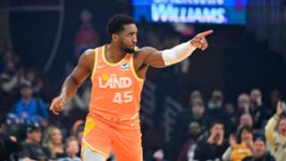 Mitchell’s 45 help Cavs extend win streak