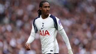 Spence signs new long-term deal with Tottenham