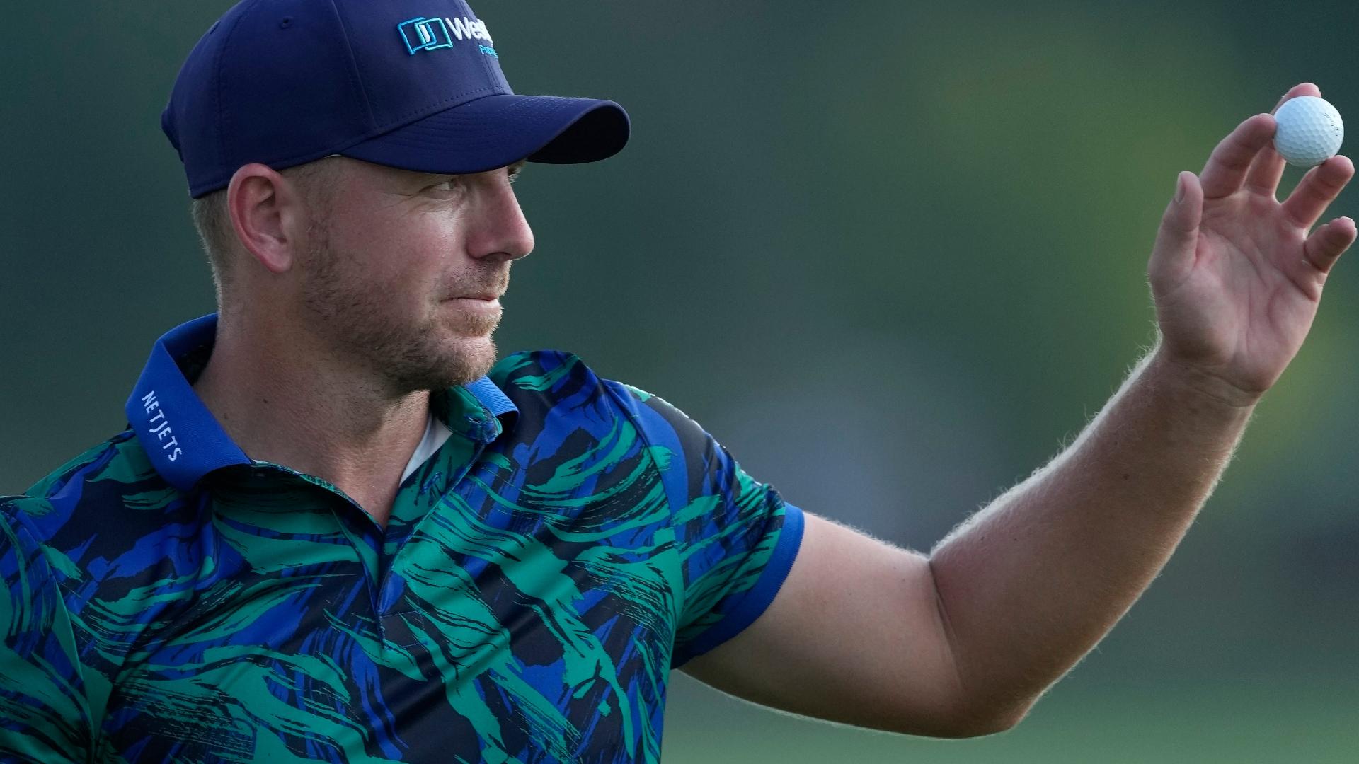 Matt Wallace shoots stunning third-round 60 to lead DP World Tour Championship