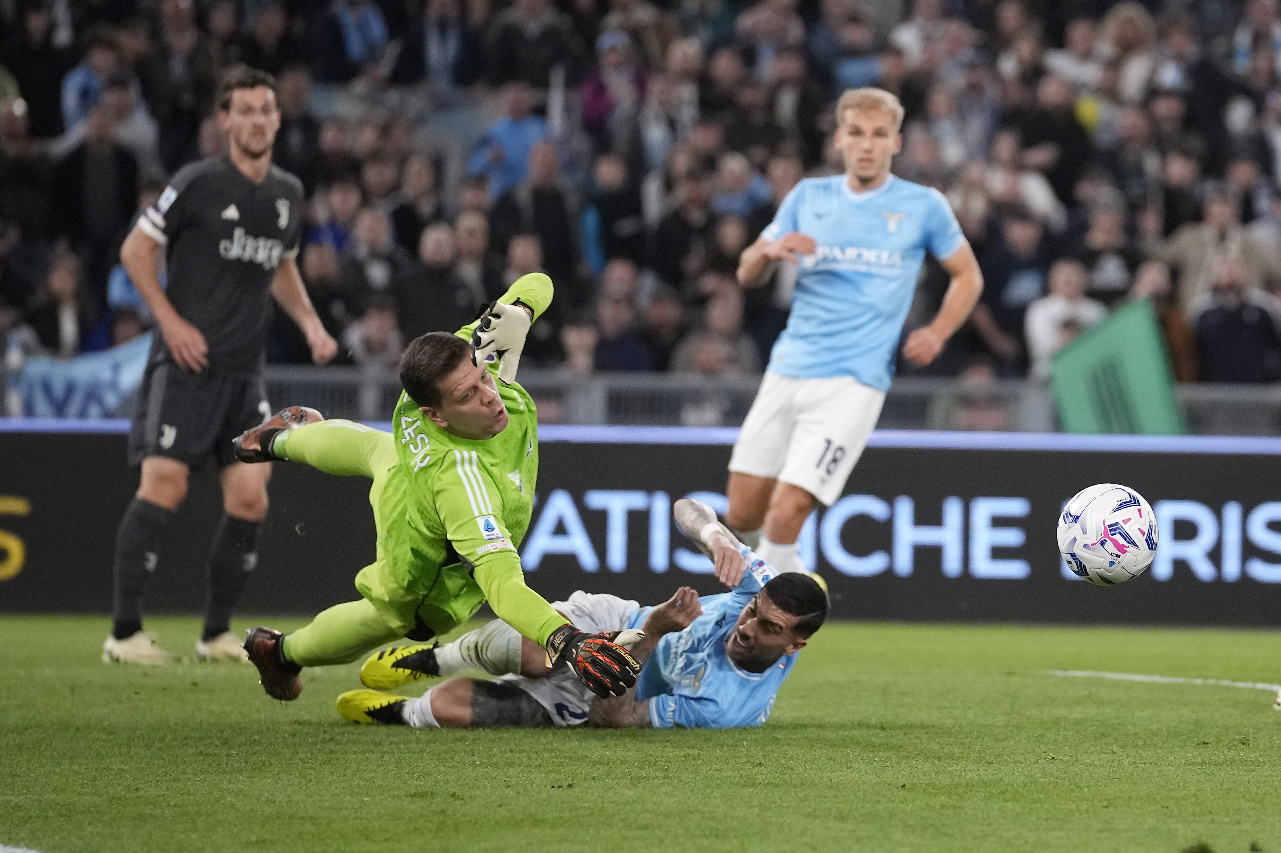 Juventus keeper Wojciech Szczesny (left) has admitted his team has not been at its best
