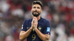 Olivier Giroud has chosen to play on for France