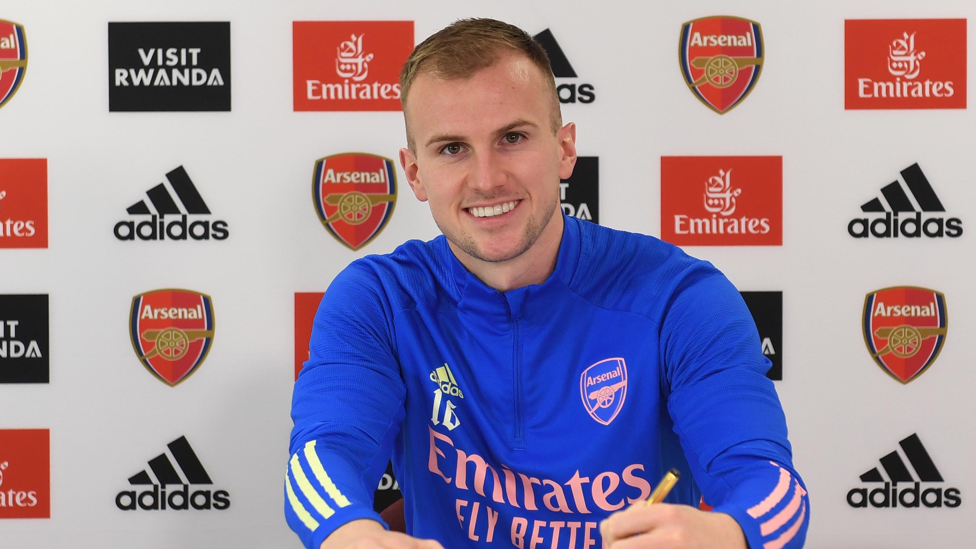 Arsenal reward Holding with long-term contract