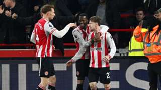 Brentford 1-1 Arsenal: Visitors' lead by four points after Lewis-Potter leveller